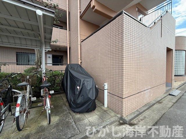ディアハイム茅ヶ崎の駐車場|敷地内バイク置場