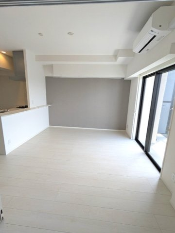 ONE ROOF RESIDENCE台東根岸の設備|インターネット無料、エアコン4台付、南西向き日当り眺望良好、4.8帖洋室を開放して広々のリビングでの生活も、カウンターキッチン