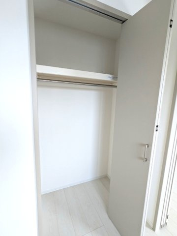 ONE ROOF RESIDENCE台東根岸の設備|4.8帖洋室のクローゼット
