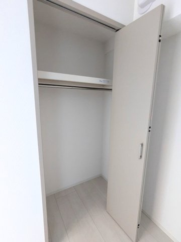 ONE ROOF RESIDENCE台東根岸の設備|2.6帖サービスルームのクローゼットです、実質洋室です