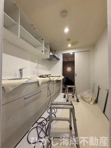 パシフィックガーデン茅ヶ崎A棟のキッチン|10月20日撮影　新規リフォーム中　システムキッチン