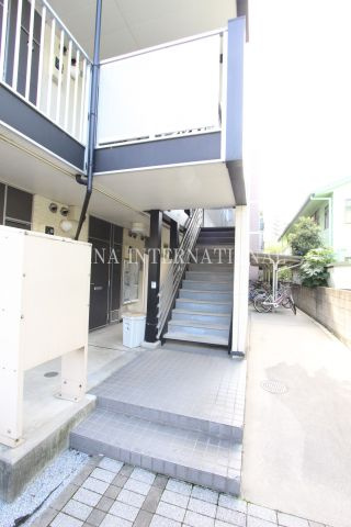 レオパレスプレシャスＳＲＫのエントランス