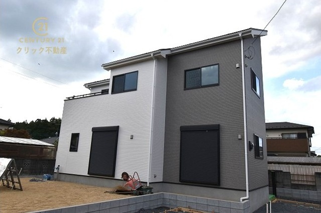 いろどりアイタウン　笠間市市野谷　24-P1　1の外観|岩間駅徒歩24分。岩間第三小徒歩9分、岩間中徒歩34分。
開放的な角地で日当たり良好です！
ビルトイン食洗機、網戸など、仕様、設備充実！