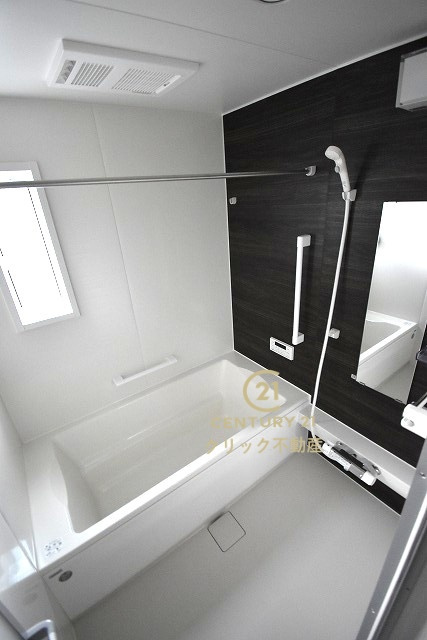 いろどりアイタウン　笠間市市野谷　24-P1　1の浴室|ゆったりした1坪タイプシステムバスです。追い焚き機能付きで生活時間の違うご家族にもとても便利です！