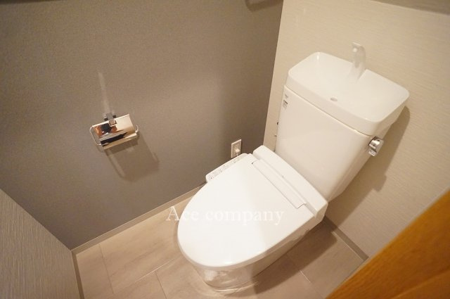 【トイレ】 | 生野区巽中2丁目 | トイレは1階と2階の2ヶ所に完備♪こちらは1階のシャワートイレ新調です☆