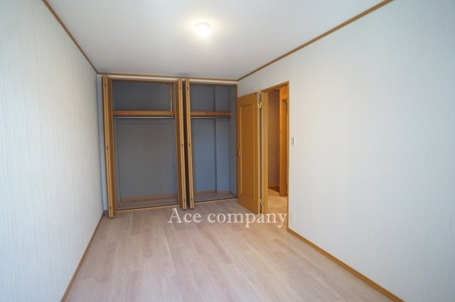 【寝室】 | 生野区巽中2丁目 | 【3階：洋室6.7帖】クローゼット完備です♪