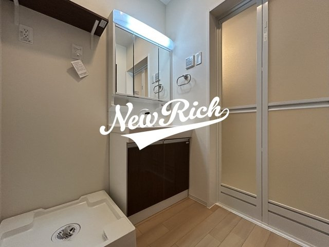 前橋市朝倉町のアパートの独立洗面台