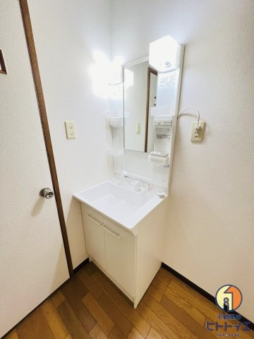 エバーグリーンの独立洗面台|独立洗面台です