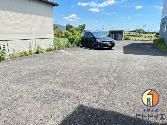 エバーグリーンの駐車場|駐車場完備です