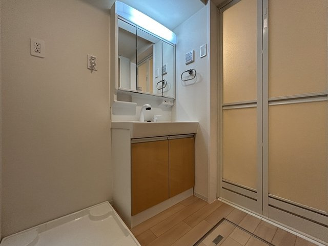 前橋市朝倉町のアパートの独立洗面台