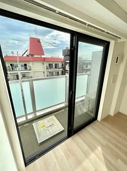 レジディア三宿のバルコニー