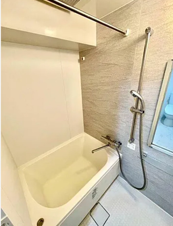 レジディア三宿の浴室