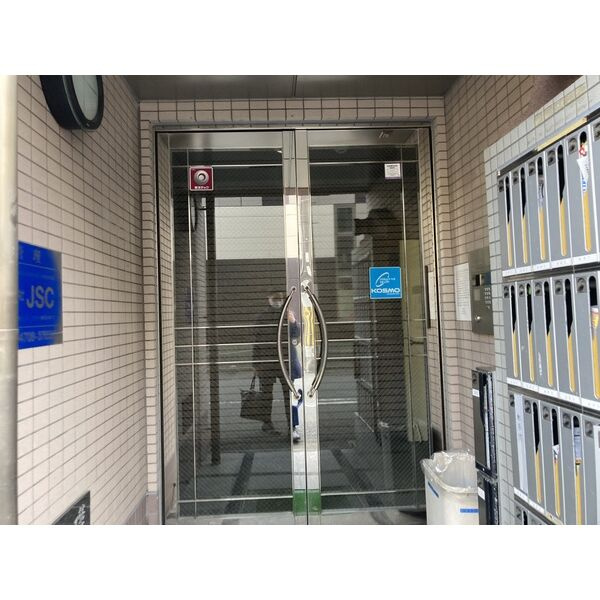 ビクトワール小阪のエントランス