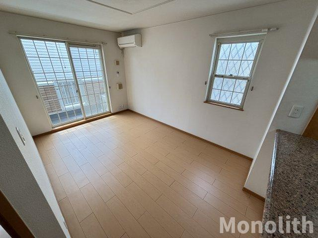 エレガントヒルズの居間・リビング