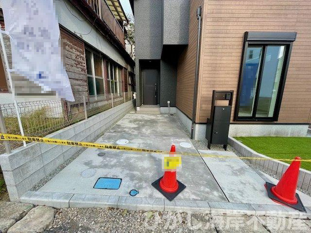 平塚市幸町　新築戸建の駐車場|駐車スペース