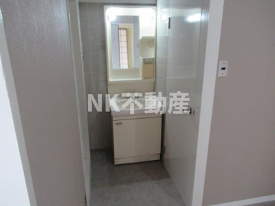 【洗面所】 | エイシン長栄寺ビル（河内永和賃貸） | 明るい洗面所です