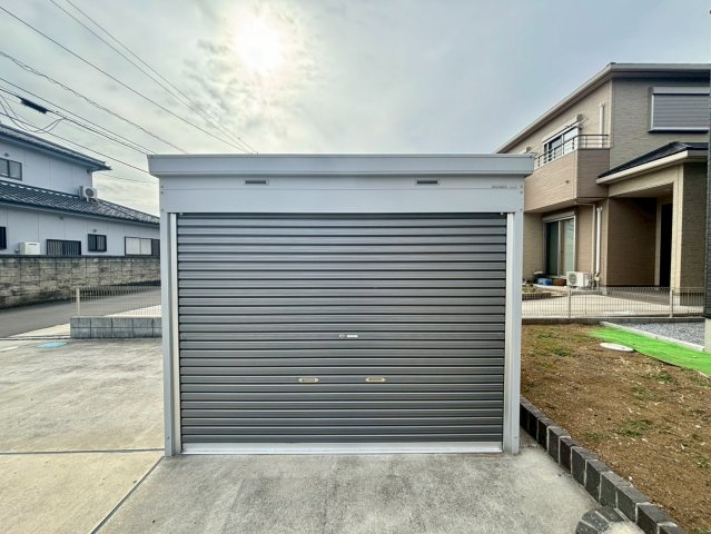 野田市柳沢　中古戸建　令和3年築のその他|便利なガレージ付き！アウトドア用品、趣味道具を収納できます！物の置場に困らないです！