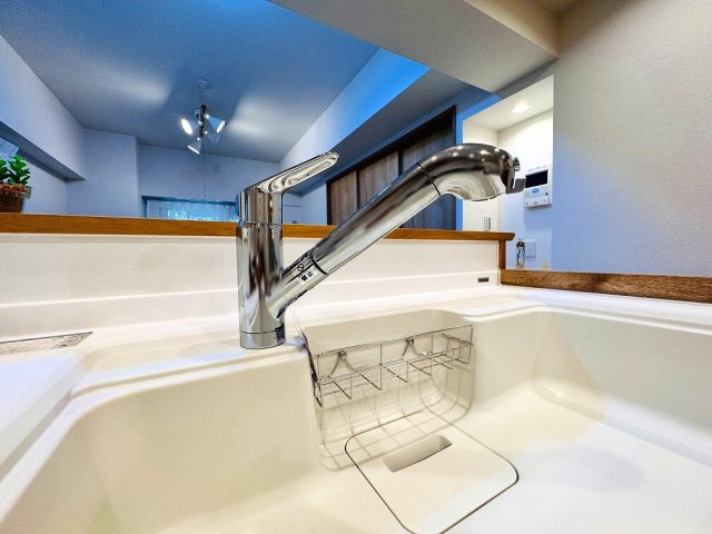 【キッチン】 | 成増ハウス（成増店） | 浄水器内蔵（カートリッジ式）水栓採用。
