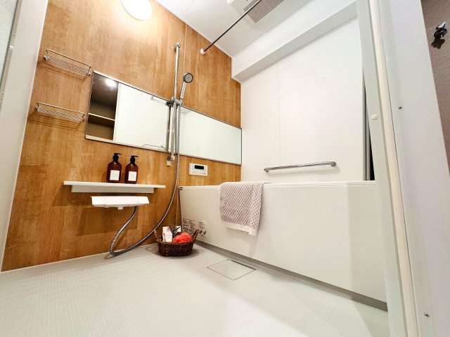 【浴室】 | 成増ハウス（成増店） | 1坪タイプ採用の広々浴室採用。心身ともに一日の疲れを癒すしふく空間☆
