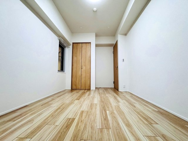 【洋室】 | 成増ハウス（成増店） | 6.8帖の主寝室。