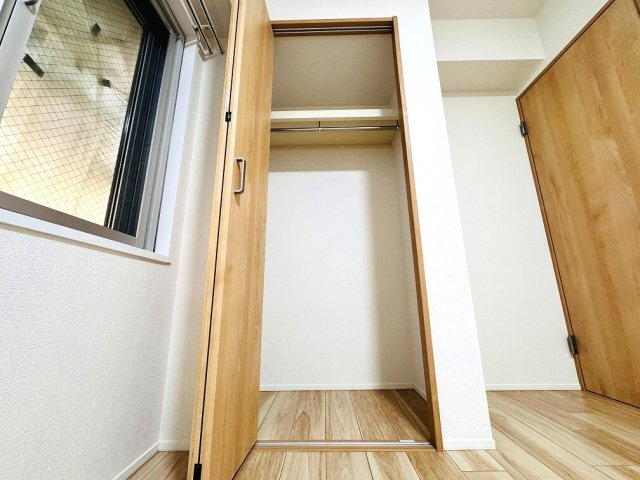 【収納】 | 成増ハウス（成増店） | 6.8帖洋室内収納にはハンガーパイプ付収納を採用。