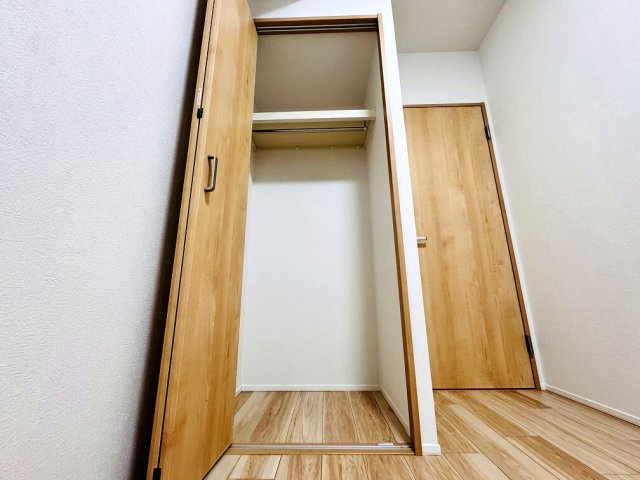 【収納】 | 成増ハウス（成増店） | 4帖洋室内収納にはハンガーパイプ付収納を採用。