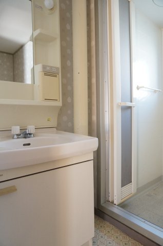 横尾１団地68号棟の独立洗面台