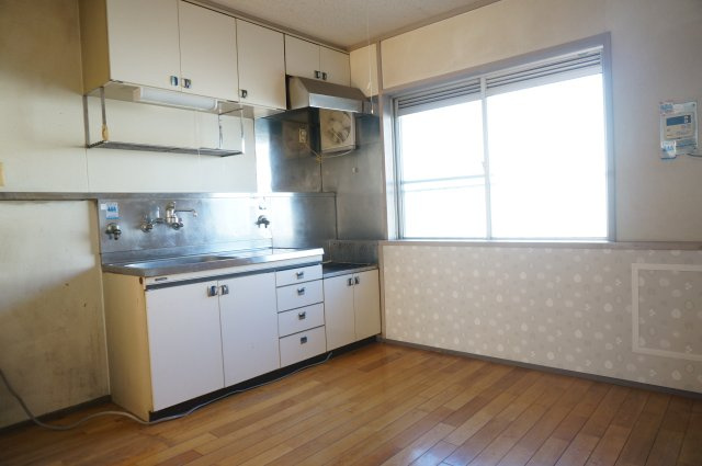 横尾１団地68号棟のキッチン|ダイニングキッチン約６帖