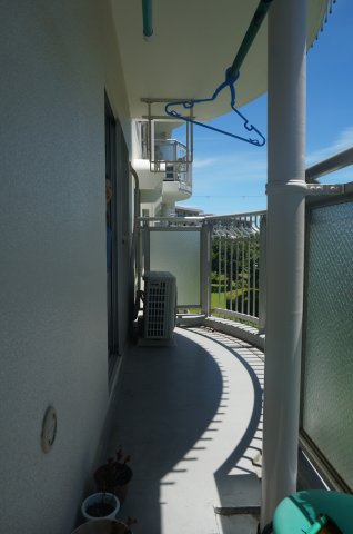 横尾１団地68号棟のバルコニー