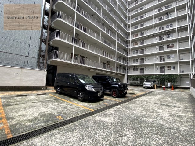 天王寺スカイハイツの駐車場