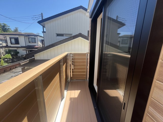 趣味やお仕事専用の部屋？がある男のロマン【大和市上和田】新築戸建のバルコニー|お洗濯にも便利なバルコニー付き