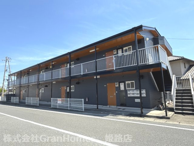 VANROCK勝原駅前の外観