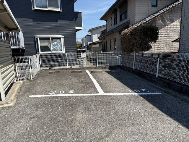 VANROCK勝原駅前の駐車場