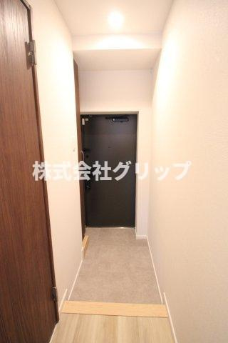 クレヴィスタ阪東橋の玄関