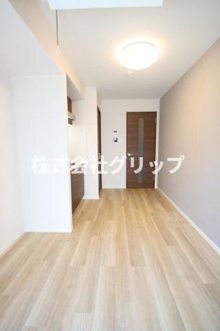 クレヴィスタ阪東橋の居間・リビング