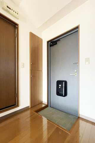 パレスノアの玄関