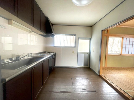 大津市南小松中古戸建のキッチン