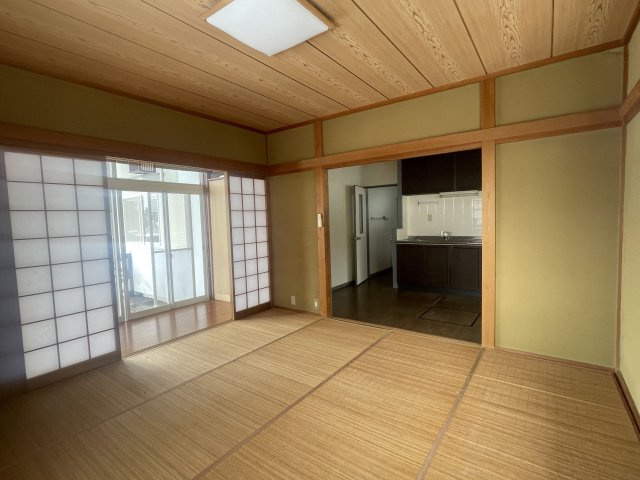 大津市南小松中古戸建の和室|8畳和室