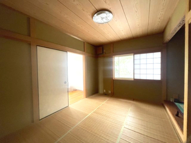 大津市南小松中古戸建の和室