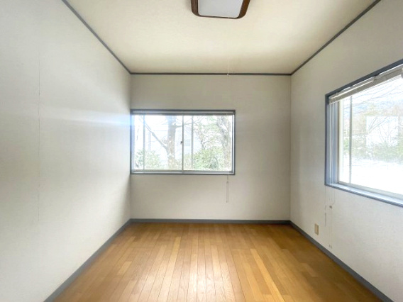 大津市南小松中古戸建の洋室|6.5帖洋室