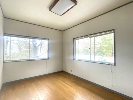 大津市南小松中古戸建の洋室|6.5帖洋室