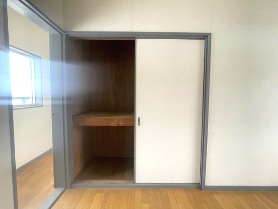 大津市南小松中古戸建の収納