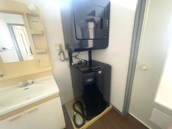 大津市南小松中古戸建のランドリースペース