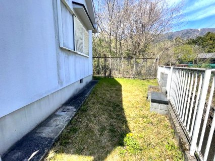 大津市南小松中古戸建の庭