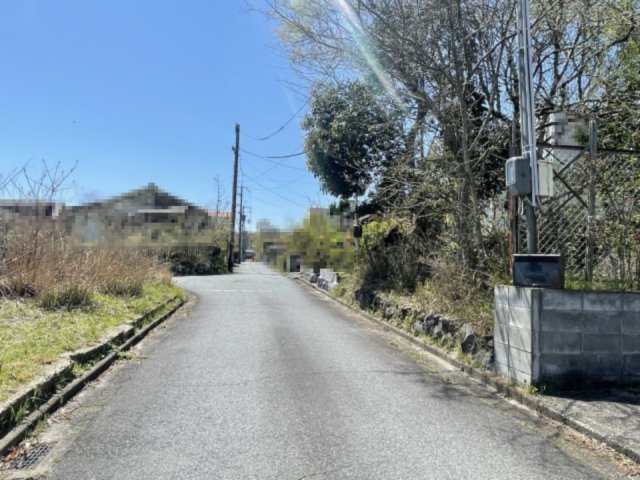 大津市南小松中古戸建の前面道路含む現地写真
