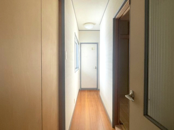 大津市南小松中古戸建の内装|廊下