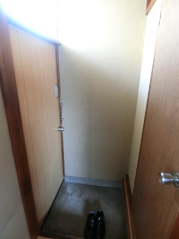 外松荘の玄関