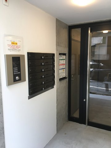 【エントランス】