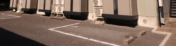 リヴェールの駐車場