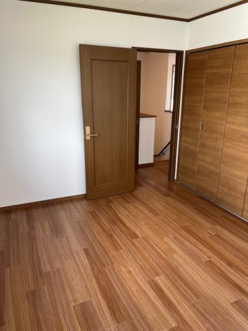 桜が丘東一丁目戸建ての洋室